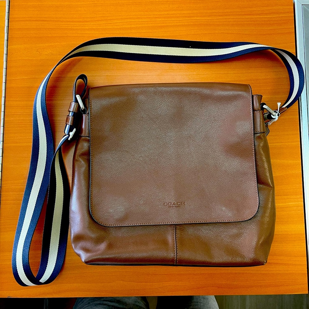 ✨COACH MESSENGER/ CROSSBODY BAG✨